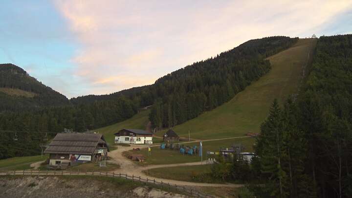 Lackenhof am Ötscher (Ötscherlifte) Eibenkogl Upper Station snow cam captured at 27 September 2026 at 7:06 pm GMT+2