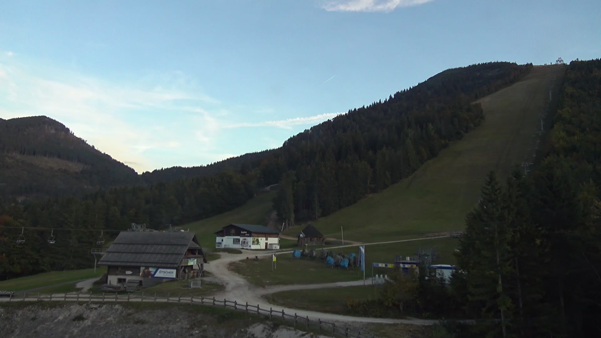 Lackenhof am Ötscher (Ötscherlifte) Eibenkogl Upper Station snow cam captured at 4 October 2026 at 6:37 pm GMT+2
