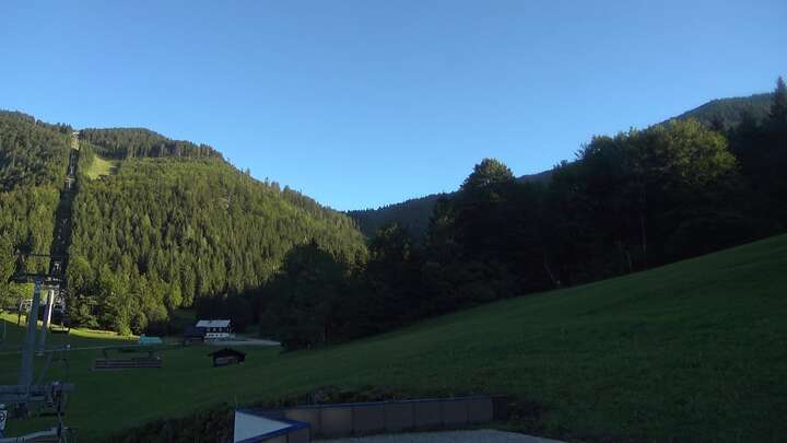 Lackenhof am Ötscher (Ötscherlifte) Base Station Weitental snow cam captured at 15 September 2026 at 6:08 pm GMT+2
