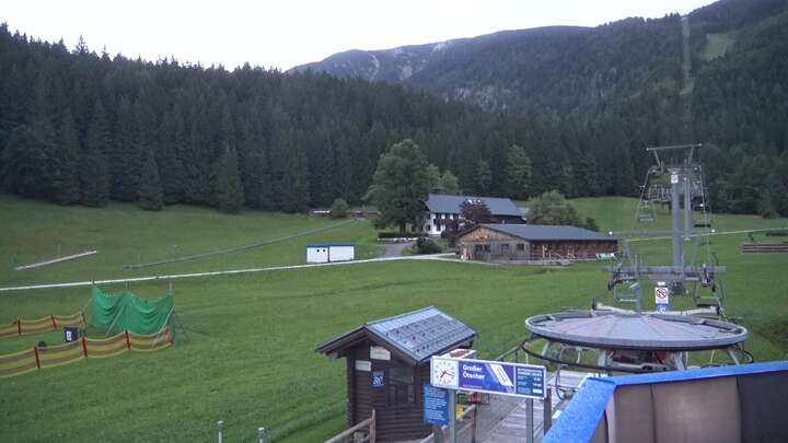Lackenhof am Ötscher (Ötscherlifte) Base Station Weitental snow cam captured at 18 September 2026 at 7:27 pm GMT+2