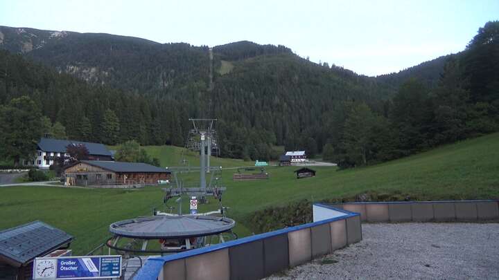 Lackenhof am Ötscher (Ötscherlifte) Base Station Weitental snow cam captured at 19 September 2026 at 7:19 pm GMT+2