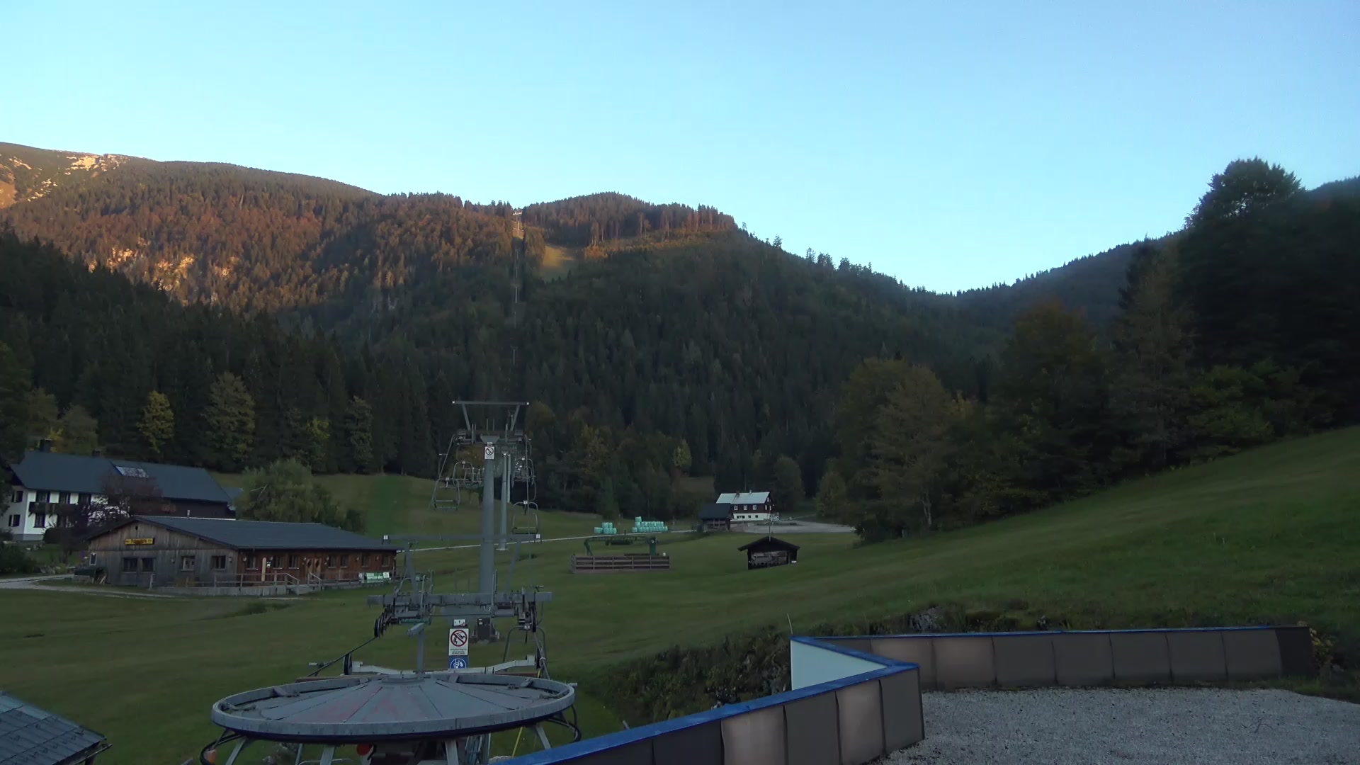 Lackenhof am Ötscher (Ötscherlifte) Base Station Weitental snow cam captured at 3 October 2026 at 6:33 pm GMT+2