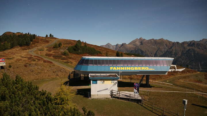 Mariapfarr (Fanningberg) Fanningberg - Upper Station snow cam captured at 27 September 2026 at 11:40 pm GMT+2