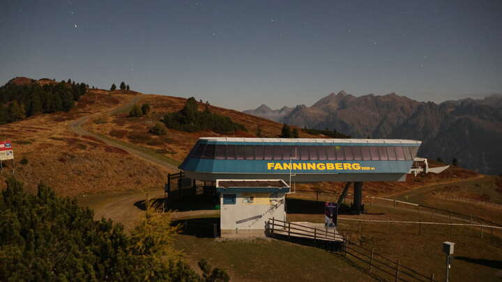 Mariapfarr (Fanningberg) Fanningberg - Upper Station snow cam captured at 28 September 2026 at 11:49 pm GMT+2