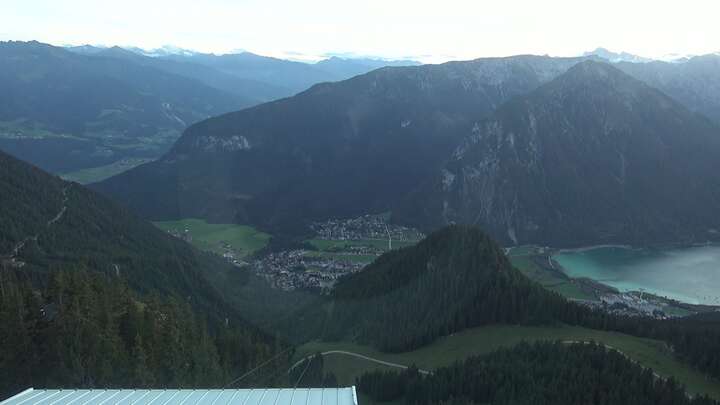 Maurach (Achensee) Rofan - Seilbahn Upper Station snow cam captured at 17 September 2026 at 10:06 pm GMT+2