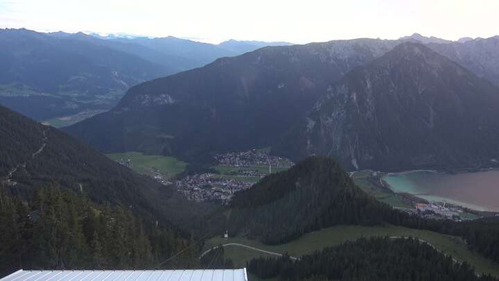 Maurach (Achensee) Rofan - Seilbahn Upper Station snow cam captured at 19 September 2026 at 7:35 pm GMT+2
