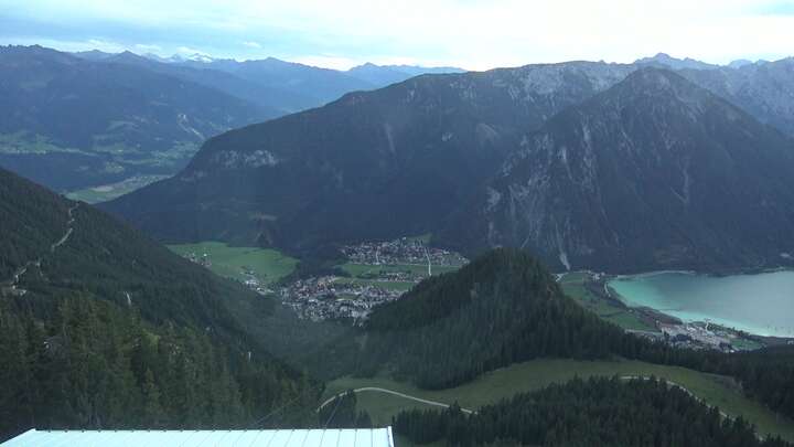 Maurach (Achensee) Rofan - Seilbahn Upper Station snow cam captured at 20 September 2026 at 7:32 pm GMT+2