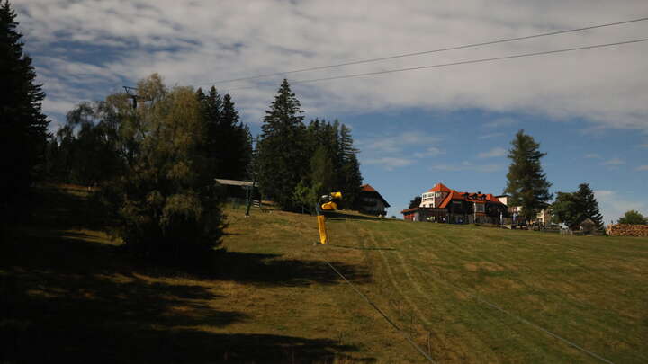 Mönichkirchen Mönichkirchner Schwaig snow cam captured at 25 September 2026 at 11:59 pm GMT+2