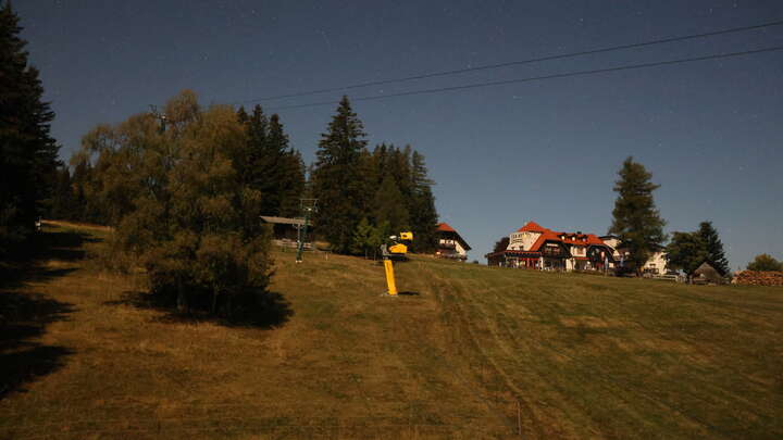 Mönichkirchen Mönichkirchner Schwaig snow cam captured at 28 September 2026 at 11:51 pm GMT+2