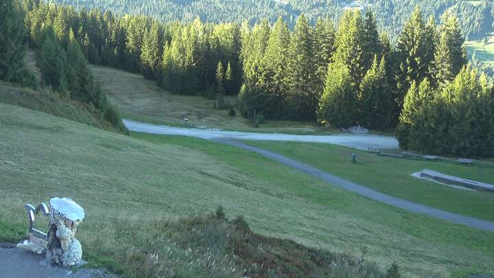 Mühlbach am Hochkönig (Hochkönig) Kabinenbahn Karbachalm snow cam captured at 15 September 2026 at 6:09 pm GMT+2