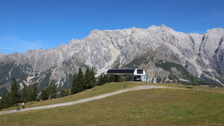 Mühlbach am Hochkönig (Hochkönig) Kingscab Upper Station snow cam captured at 29 September 2026 at 12:32 pm GMT+2
