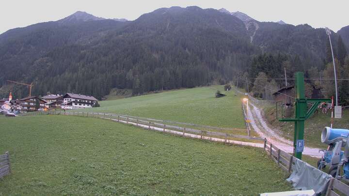 Neustift - Dorf (Elferlifte) Krössbach snow cam captured at 13 September 2026 at 7:47 pm GMT+2
