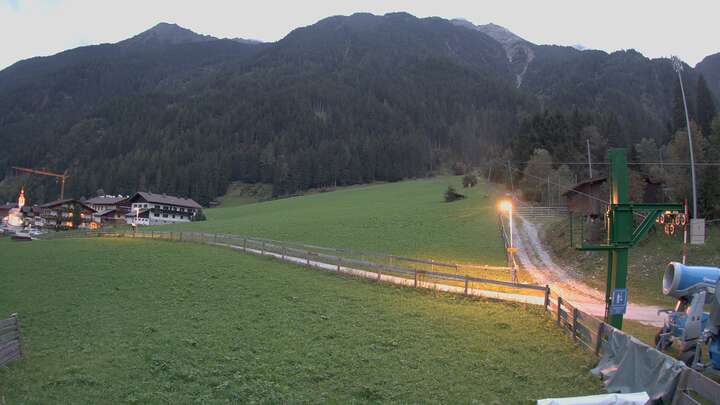 Neustift - Dorf (Elferlifte) Krössbach snow cam captured at 16 September 2026 at 7:43 pm GMT+2