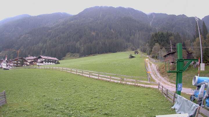 Neustift - Dorf (Elferlifte) Krössbach snow cam captured at 18 September 2026 at 7:28 pm GMT+2