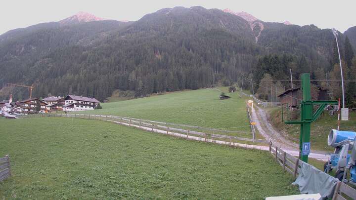 Neustift - Dorf (Elferlifte) Krössbach snow cam captured at 23 September 2026 at 7:26 pm GMT+2