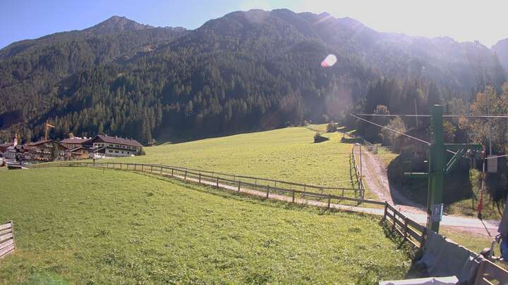Neustift - Dorf (Elferlifte) Krössbach snow cam captured at 29 September 2026 at 12:33 pm GMT+2