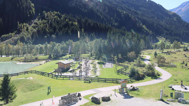 Neustift im Stubaital (Stubai) Klaus Äuele snow cam captured at 29 September 2026 at 12:33 pm GMT+2