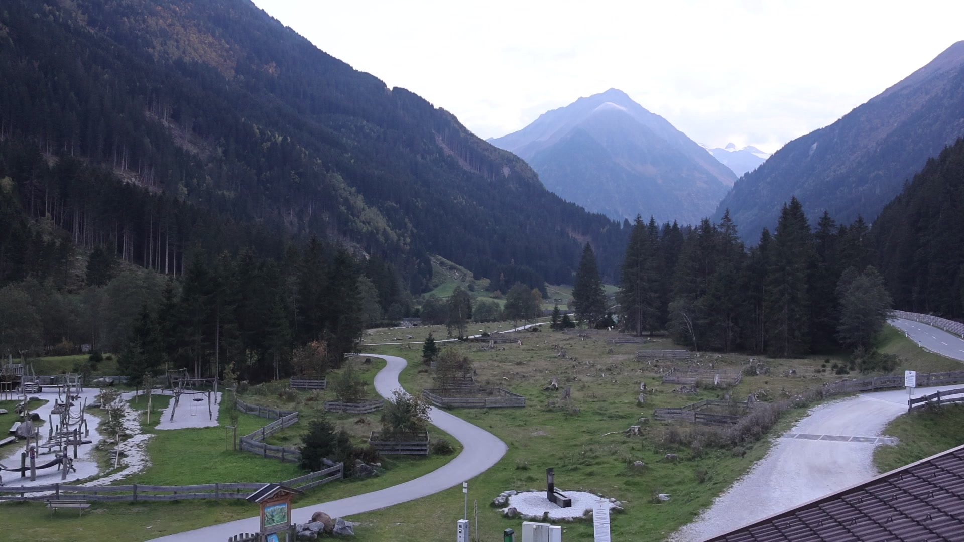 Neustift im Stubaital (Stubai) Klaus Äuele snow cam captured at 4 October 2026 at 7:02 pm GMT+2