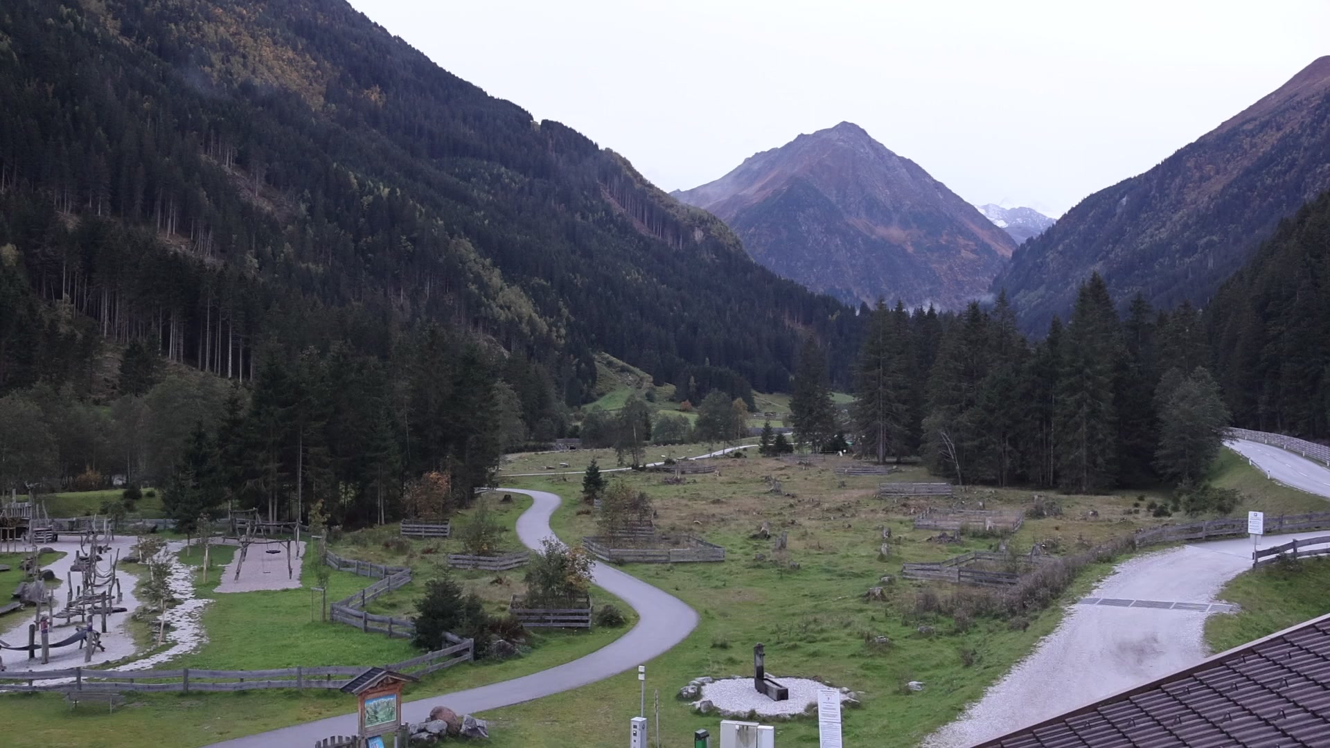 Neustift im Stubaital (Stubai) Klaus Äuele snow cam captured at 5 October 2026 at 7:03 pm GMT+2