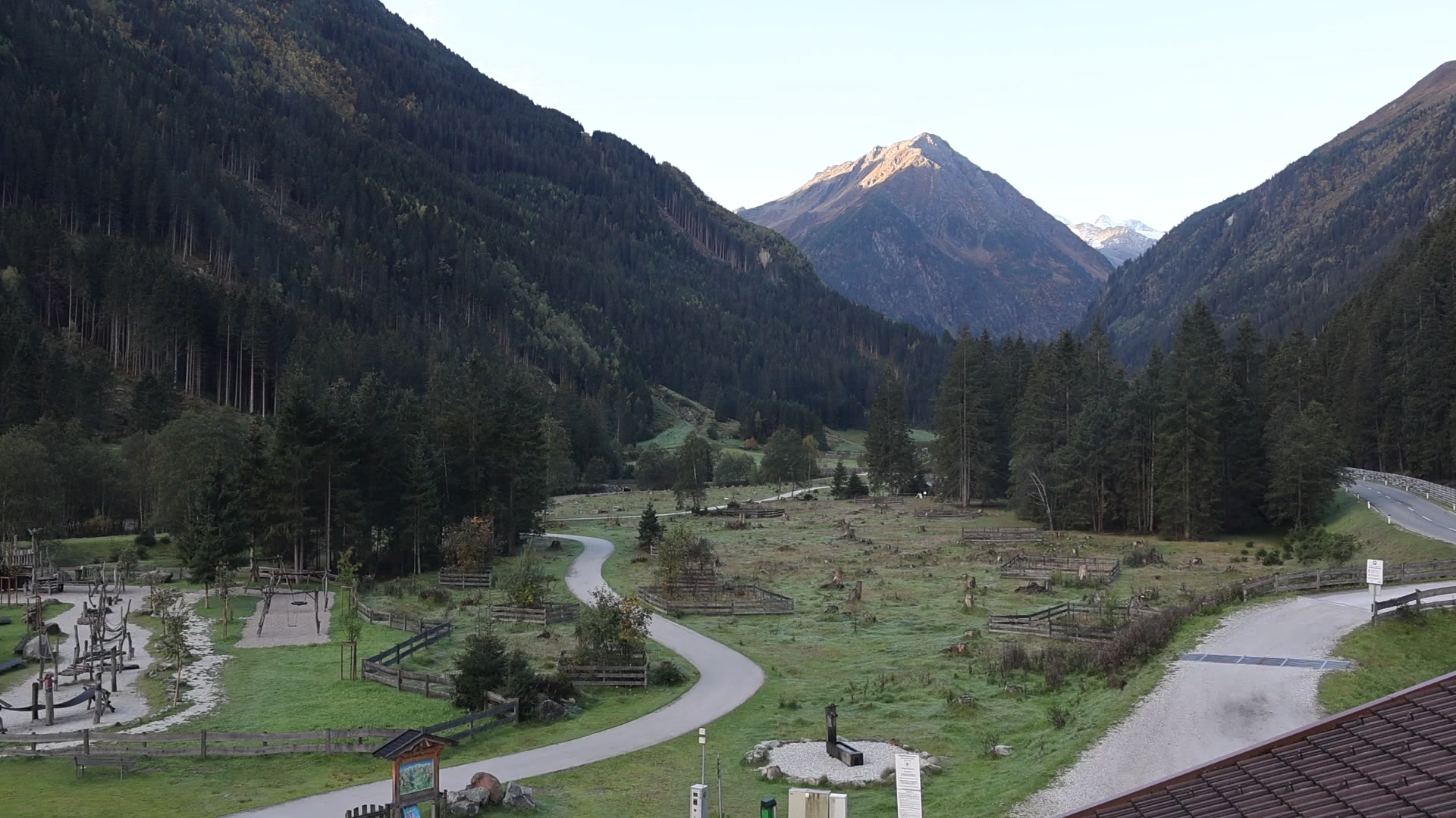 Neustift im Stubaital (Stubai) Klaus Äuele snow cam captured at 6 October 2026 at 8:24 am GMT+2