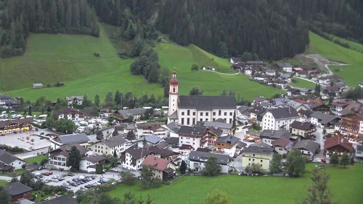 Neustift im Stubaital (Stubai) Neustift snow cam captured at 14 September 2026 at 7:45 pm GMT+2
