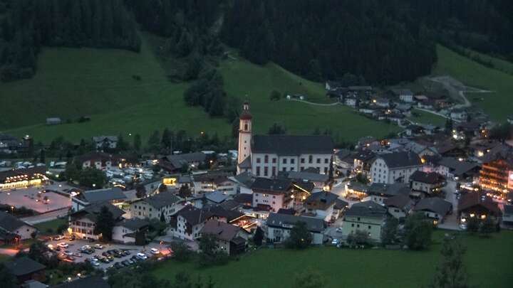 Neustift im Stubaital (Stubai) Neustift snow cam captured at 16 September 2026 at 7:43 pm GMT+2