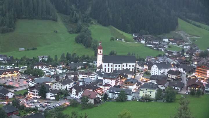 Neustift im Stubaital (Stubai) Neustift snow cam captured at 18 September 2026 at 7:43 pm GMT+2