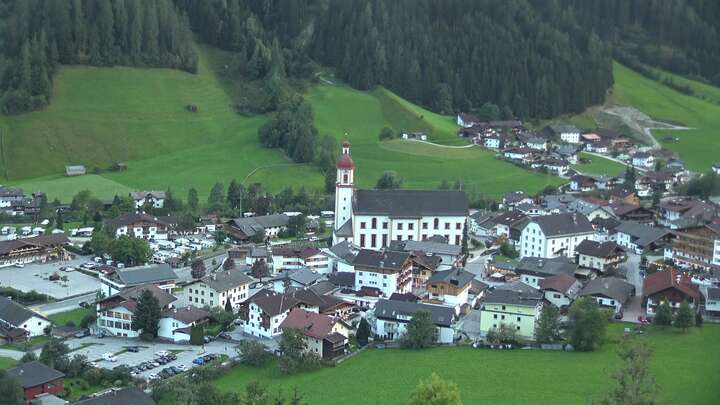 Neustift im Stubaital (Stubai) Neustift snow cam captured at 21 September 2026 at 7:06 pm GMT+2