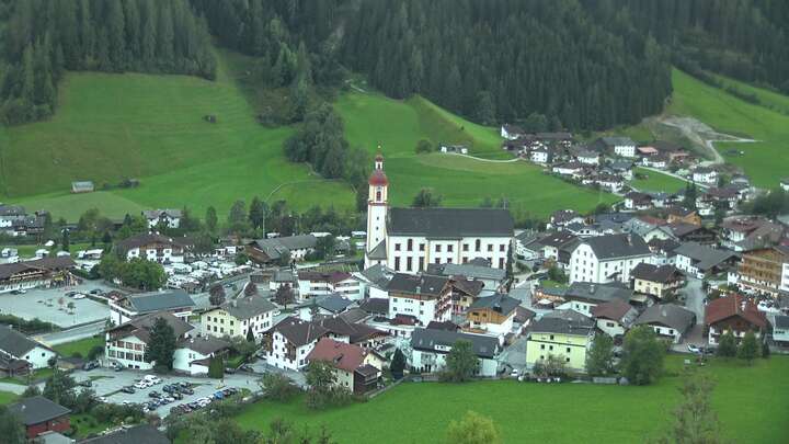 Neustift im Stubaital (Stubai) Neustift snow cam captured at 22 September 2026 at 7:11 pm GMT+2