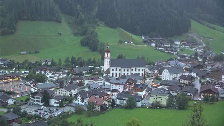 Neustift im Stubaital (Stubai) Neustift snow cam captured at 24 September 2026 at 7:11 pm GMT+2
