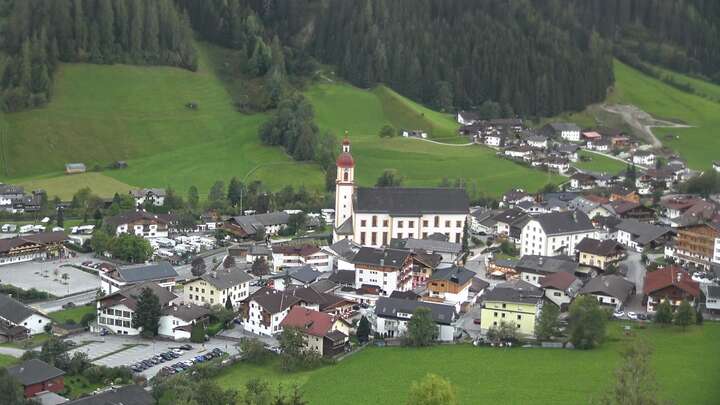 Neustift im Stubaital (Stubai) Neustift snow cam captured at 26 September 2026 at 7:10 pm GMT+2