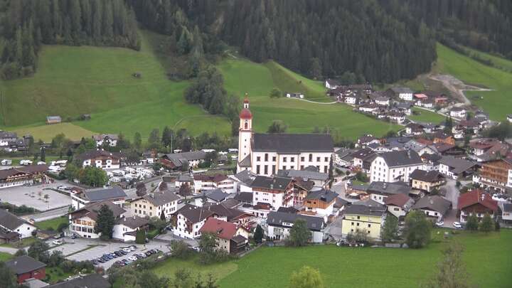 Neustift im Stubaital (Stubai) Neustift snow cam captured at 27 September 2026 at 7:08 pm GMT+2