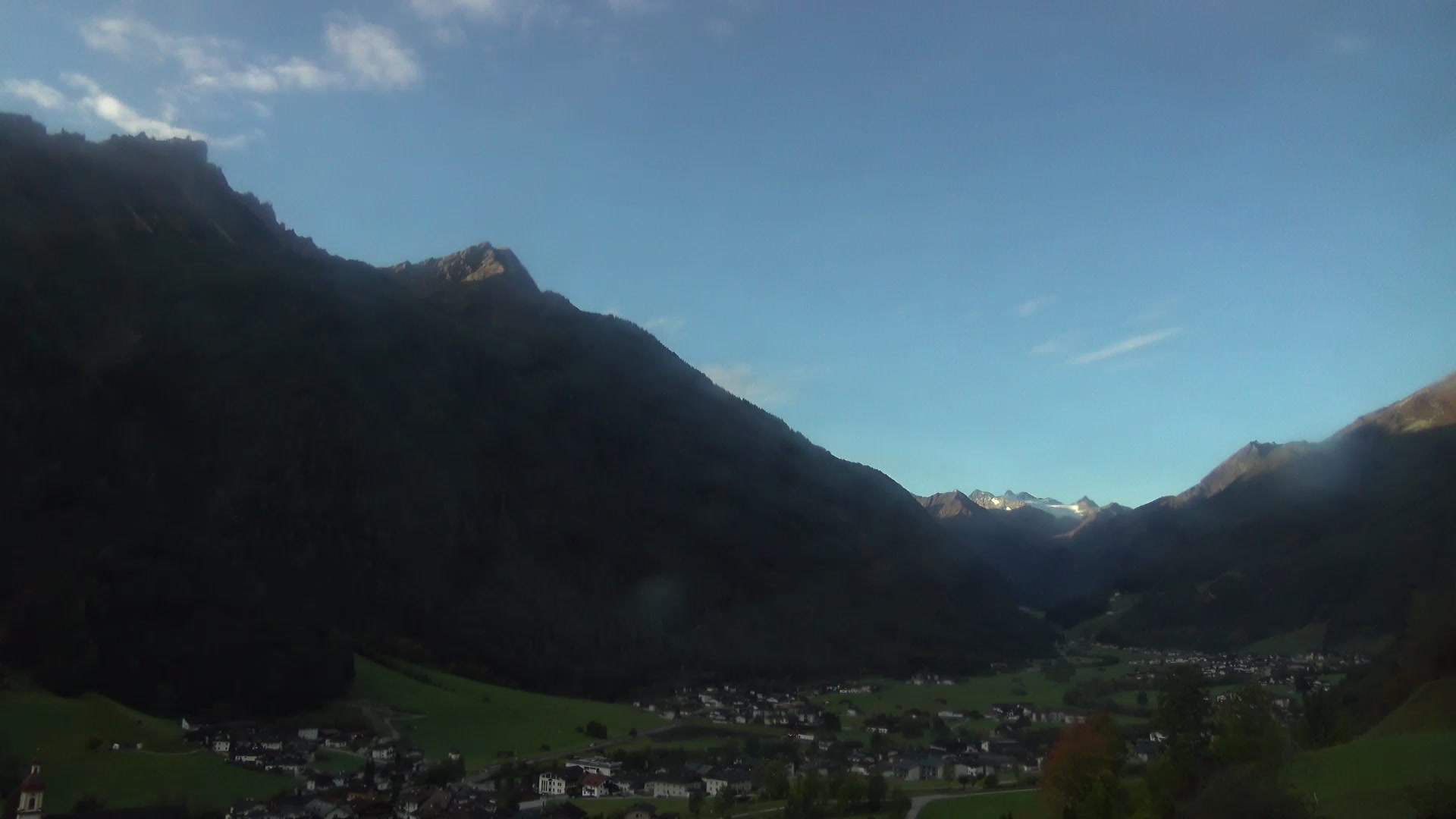 Neustift im Stubaital (Stubai) Neustift snow cam captured at 6 October 2026 at 8:24 am GMT+2