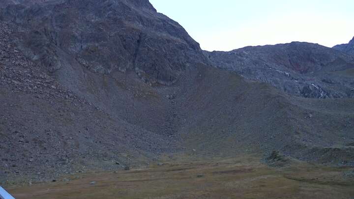 Neustift (Stubaier Gletscher) Fernau Mid Station snow cam captured at 19 September 2026 at 7:36 pm GMT+2