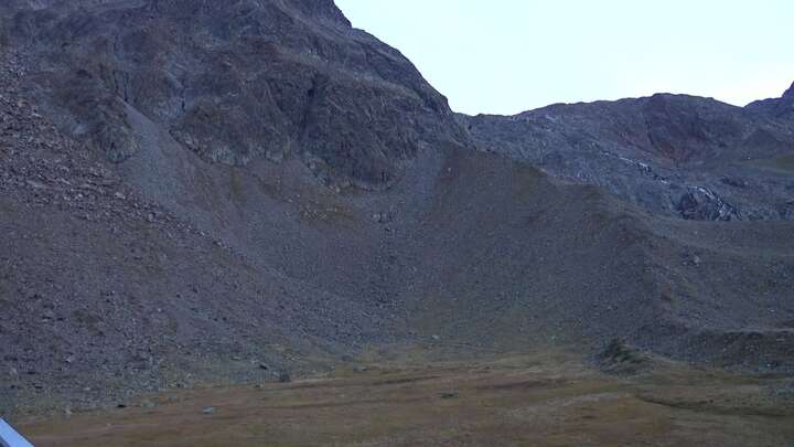 Neustift (Stubaier Gletscher) Fernau Mid Station snow cam captured at 20 September 2026 at 7:38 pm GMT+2