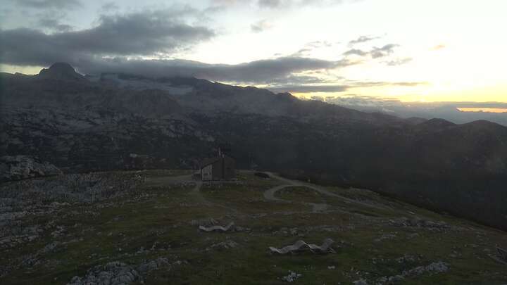 Obertraun (Dachstein Salzkammergut) Krippenstein Upper Station snow cam captured at 14 September 2026 at 7:29 pm GMT+2