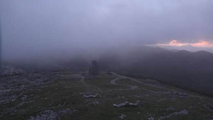 Obertraun (Dachstein Salzkammergut) Krippenstein Upper Station snow cam captured at 17 September 2026 at 10:08 pm GMT+2