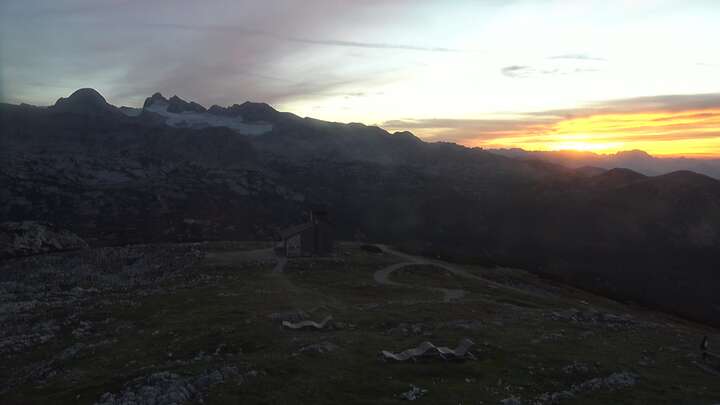 Obertraun (Dachstein Salzkammergut) Krippenstein Upper Station snow cam captured at 19 September 2026 at 7:36 pm GMT+2