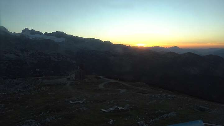 Obertraun (Dachstein Salzkammergut) Krippenstein Upper Station snow cam captured at 28 September 2026 at 7:04 pm GMT+2