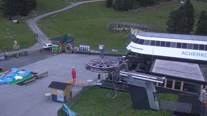 Oetz (Hochoetz) Hochoetz snow cam captured at 13 September 2026 at 7:31 pm GMT+2