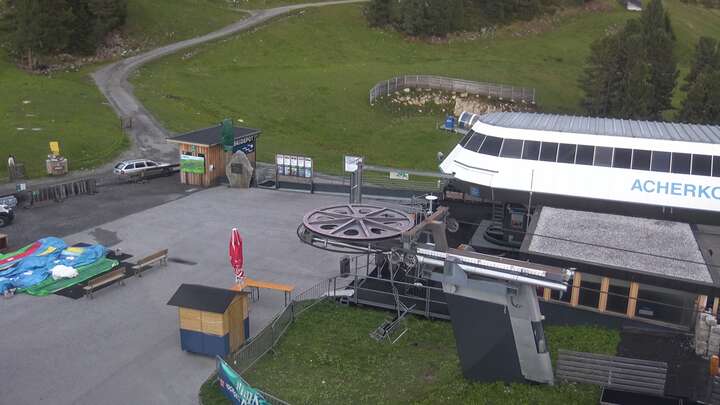 Oetz (Hochoetz) Hochoetz snow cam captured at 14 September 2026 at 7:45 pm GMT+2