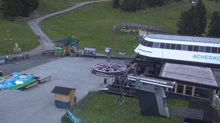 Oetz (Hochoetz) Hochoetz snow cam captured at 18 September 2026 at 7:44 pm GMT+2