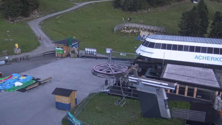 Oetz (Hochoetz) Hochoetz snow cam captured at 20 September 2026 at 7:38 pm GMT+2