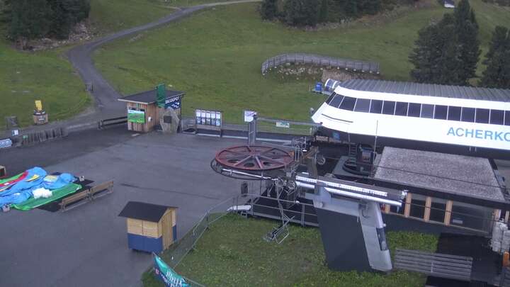 Oetz (Hochoetz) Hochoetz snow cam captured at 24 September 2026 at 7:13 pm GMT+2