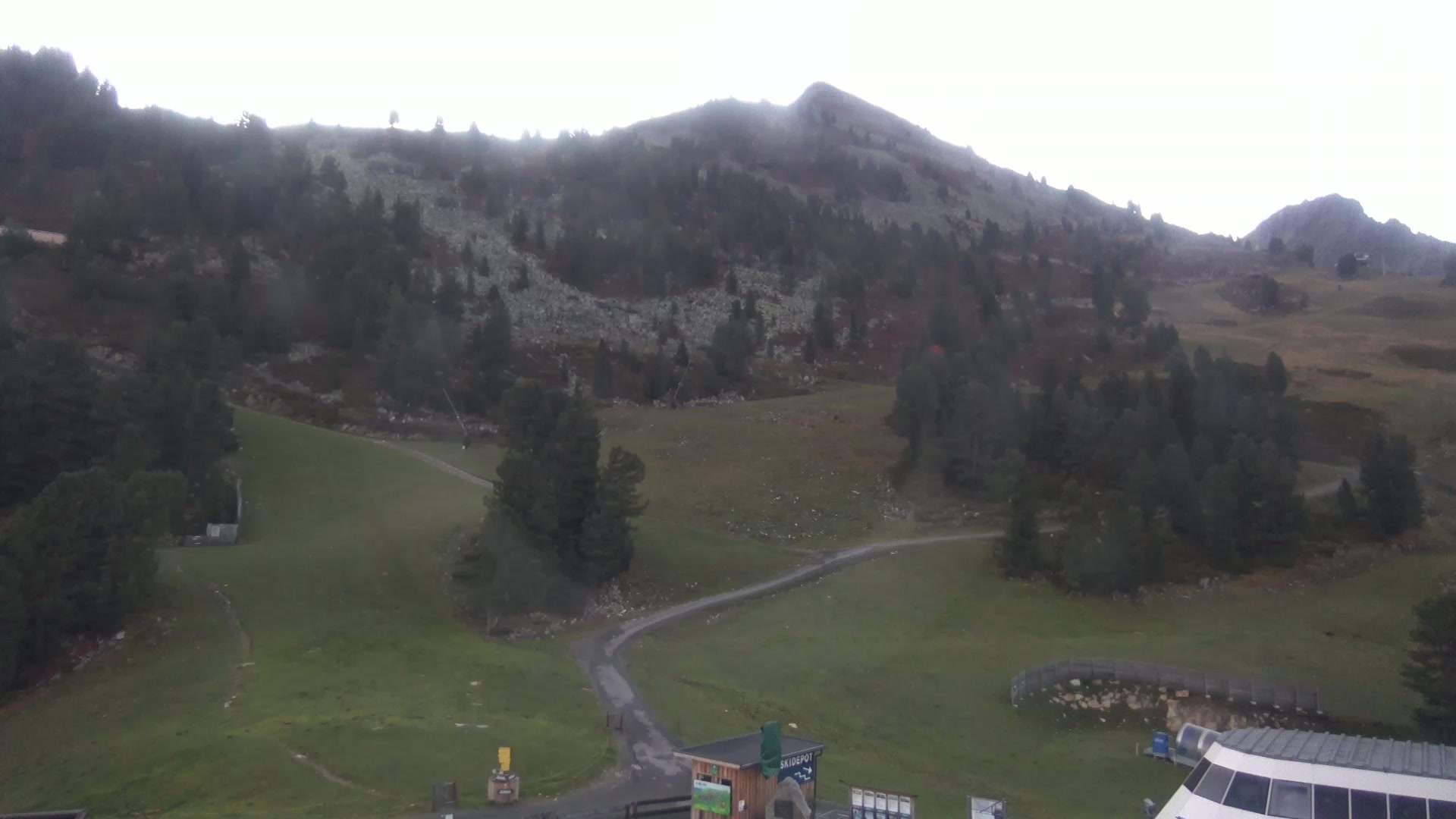 Oetz (Hochoetz) Hochoetz snow cam captured at 6 October 2026 at 7:19 am GMT+2