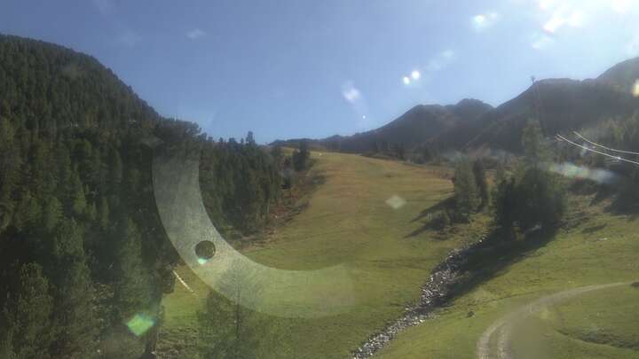 Oetz (Hochoetz) Wetterkreuzbahn Base Station snow cam captured at 29 September 2026 at 12:33 pm GMT+2