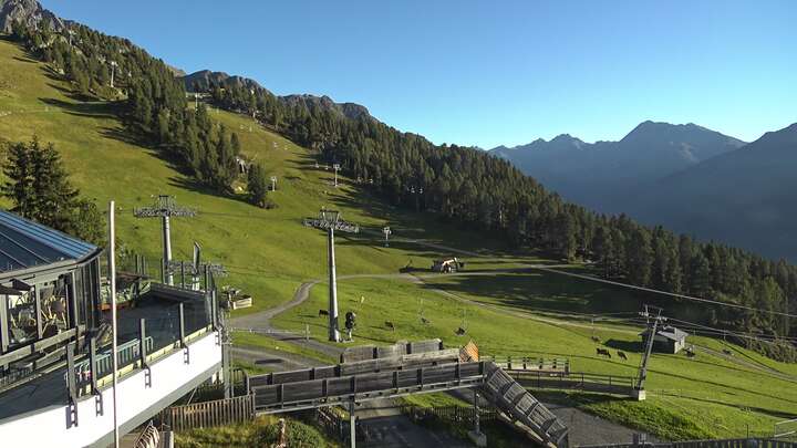 Oetz (Hochoetz) Widiversum Hochoetz snow cam captured at 15 September 2026 at 6:27 pm GMT+2