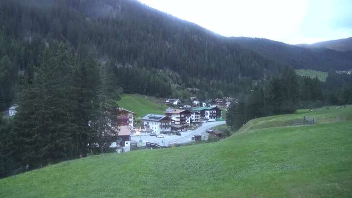 Oetz (Hochoetz) Balbach Wiesenlift snow cam captured at 13 September 2026 at 7:31 pm GMT+2