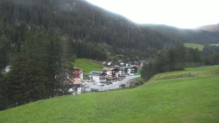 Oetz (Hochoetz) Balbach Wiesenlift snow cam captured at 14 September 2026 at 7:30 pm GMT+2