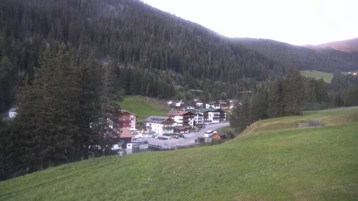 Oetz (Hochoetz) Balbach Wiesenlift snow cam captured at 21 September 2026 at 7:38 pm GMT+2